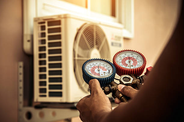Professional Hvac technician working in Junction City, OR